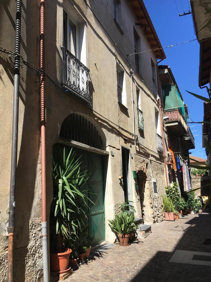 Case Rossa E Blu Villanova d'Albenga Εξωτερικό φωτογραφία